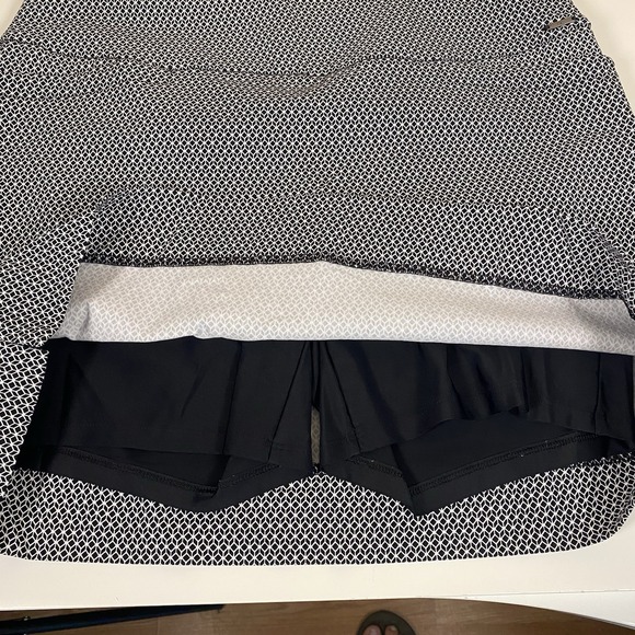SC & CO Tennis Golf Lined Stretch Tummy Control Sz Large Black‎ White - Picture 3 of 9